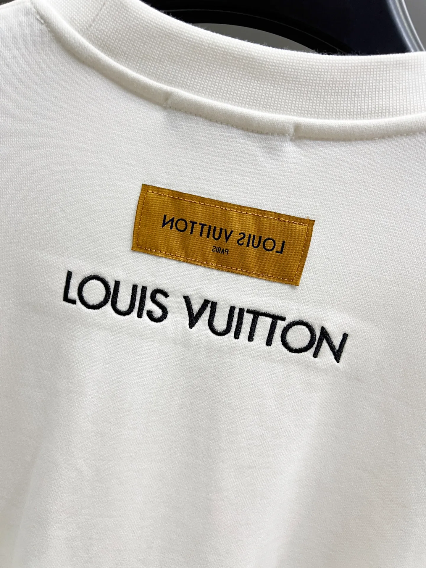 🅿️290 1v Louis* 2025 autumn and winter new style, customized 430g double yarn fabric, round neck long-sleeved sweatshirt, classic three-dimensional embroidery design, high-end version! The same loose version for men and women S M L XL XXL five sizes color black white